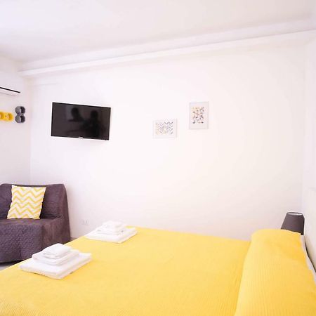 Charme & Chic Studios - Bari Centro Εξωτερικό φωτογραφία