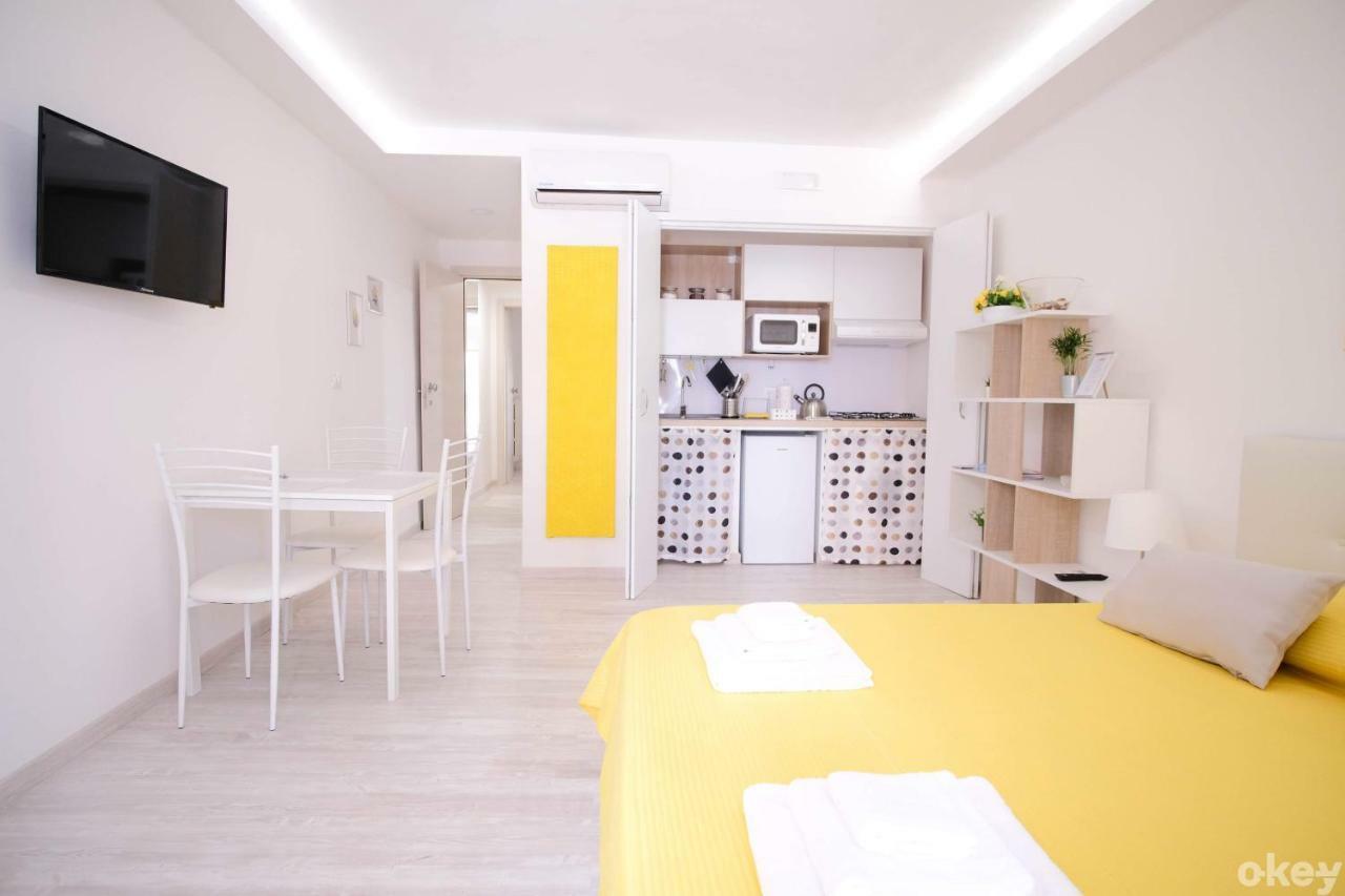 Charme & Chic Studios - Bari Centro Εξωτερικό φωτογραφία